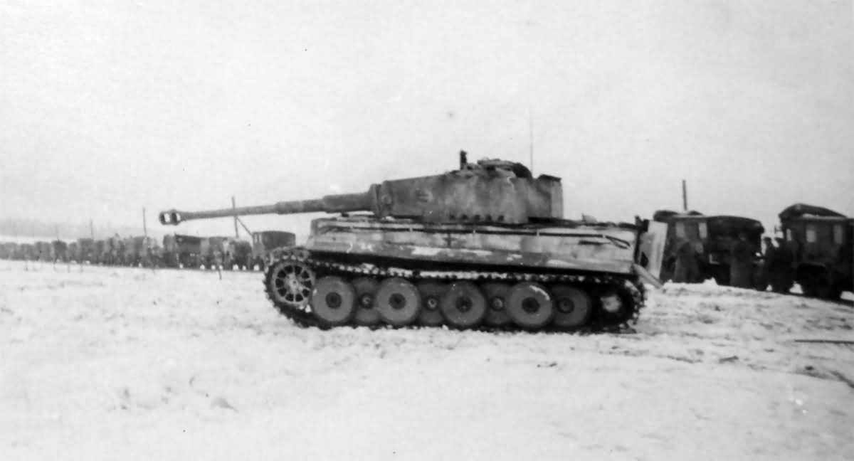 Panzer_VI_Tiger_1944_Eastern_Front