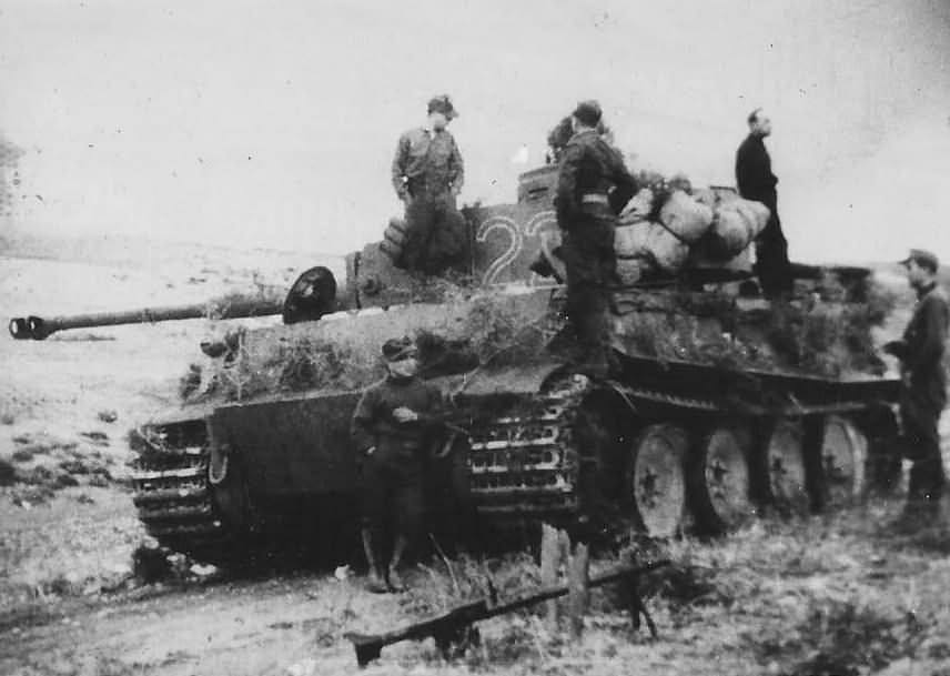 Panzer_VI_Tiger_501_122_Tunisia